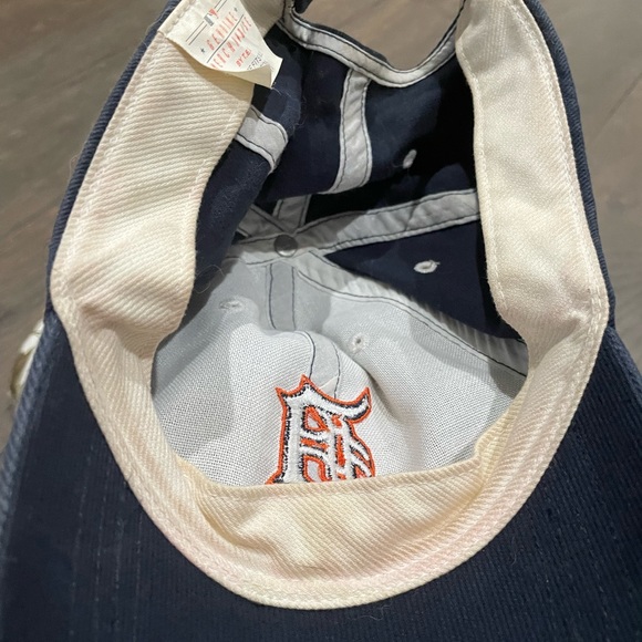 Detroit Tigers hat - Picture 3 of 3